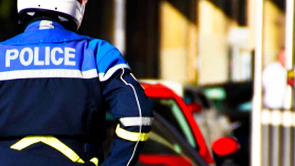 « 4 points de retrait et lourde sanction pour les conducteurs en cas de non-respect de ce panneau »