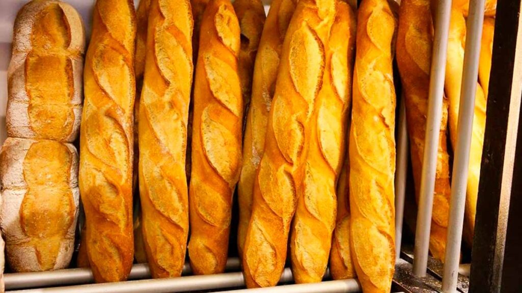 « L’astuce incroyable pour conserver votre pain frais 2 semaines de plus sans le congeler »