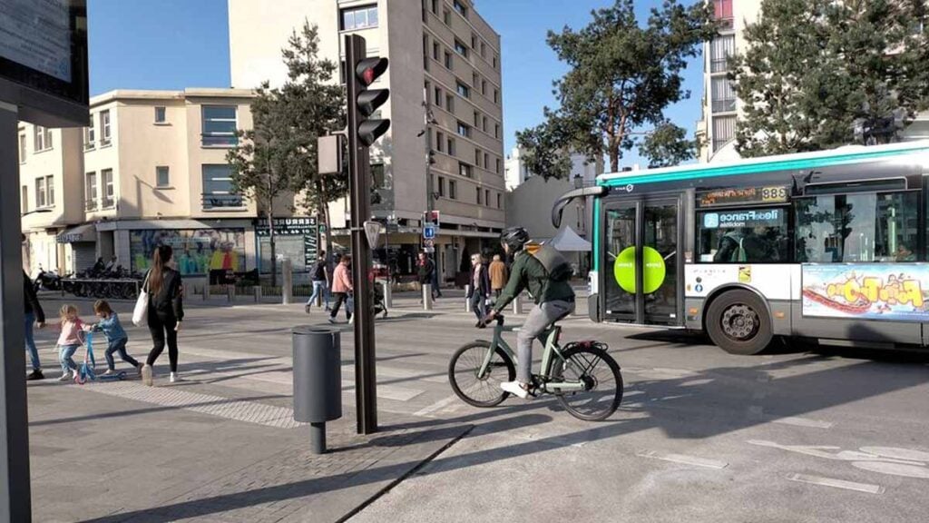 « C’est comme rénover une maison sans changer la porte d’entrée » : dans les Yvelines, des cyclistes furieux