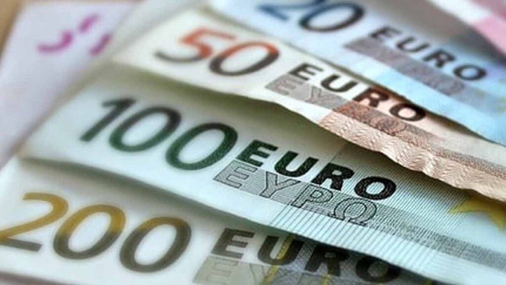C’est confirmé : un virement de 162 € en moyenne tombe sur le compte de 6 millions de Français