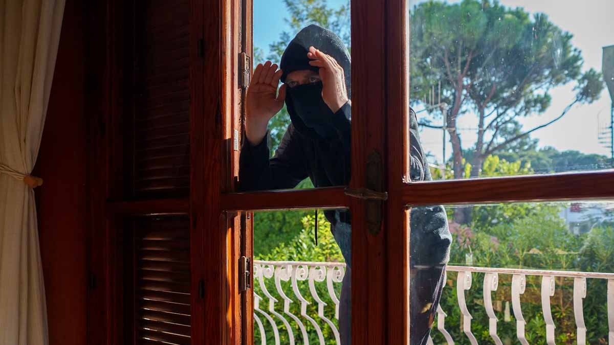 Les cambrioleurs ont une nouvelle méthode pour espionner votre maison, voici leur technique de repérage