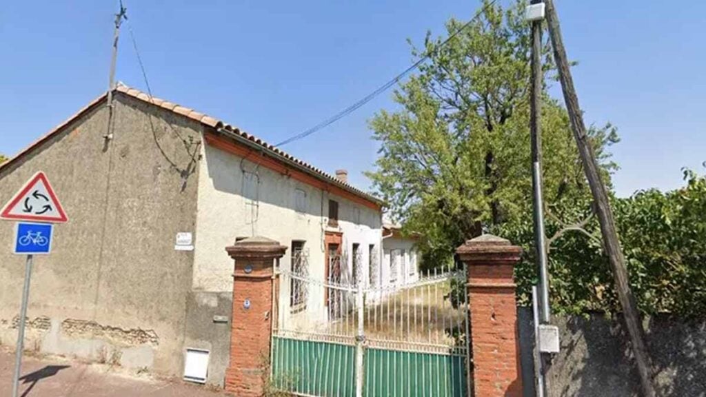 Les squatteurs de sa maison partent en vacances, la propriétaire en profite pour la récupérer mais risque aujourd’hui une lourde amende