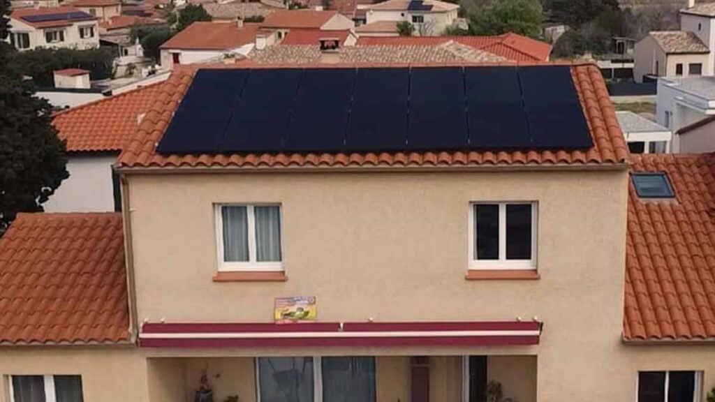 « On se retrouve avec un crédit de 42 000 euros à rembourser » : victimes d’une arnaque aux panneaux photovoltaïques, ils accusent des pratiques frauduleuses